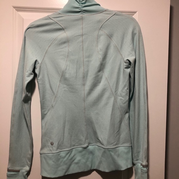 Lululemon 1/4 zip up sweater - Picture 5 of 8